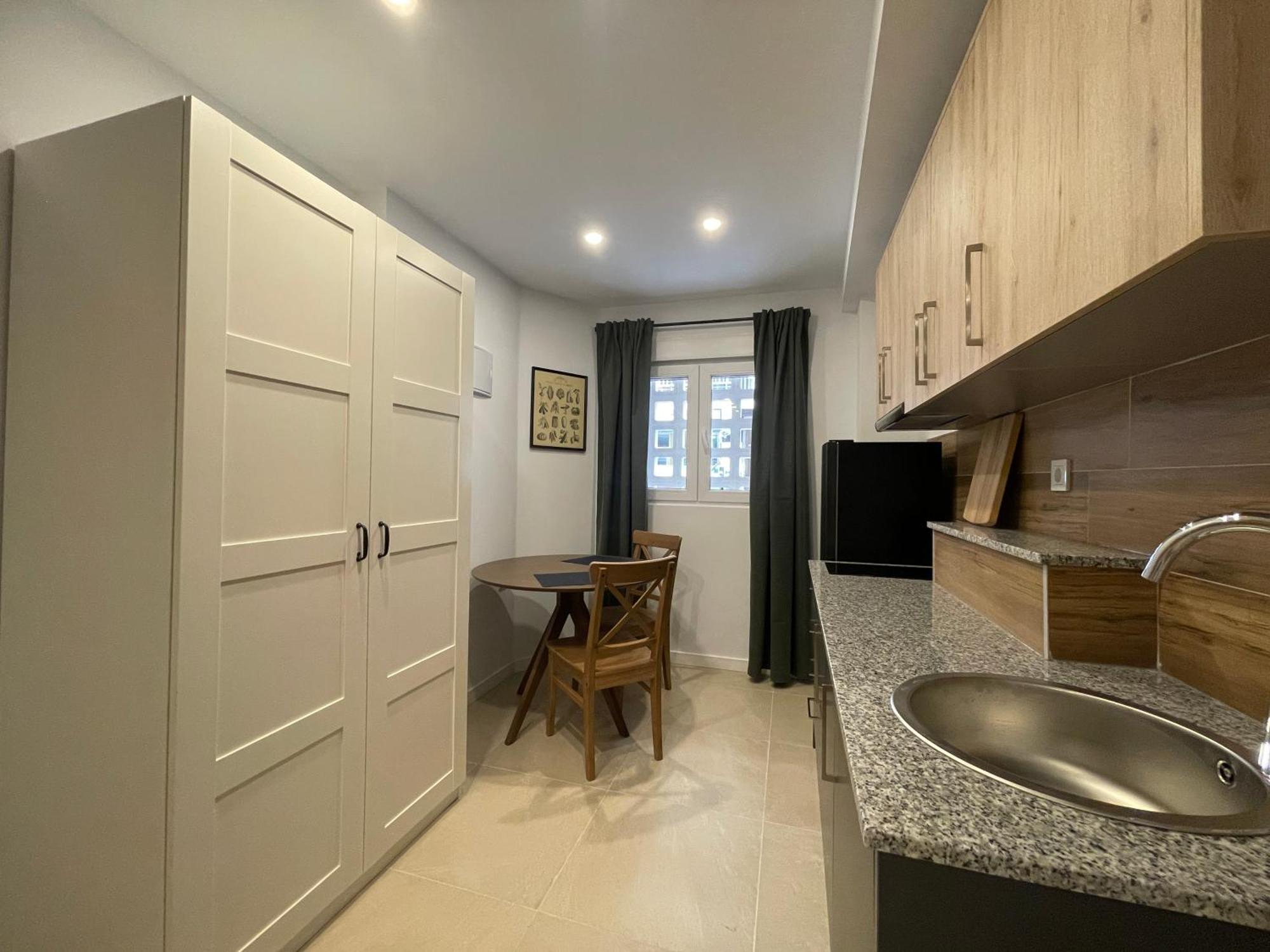 Apartamentos Postiguet อาลิกันเต ภายนอก รูปภาพ